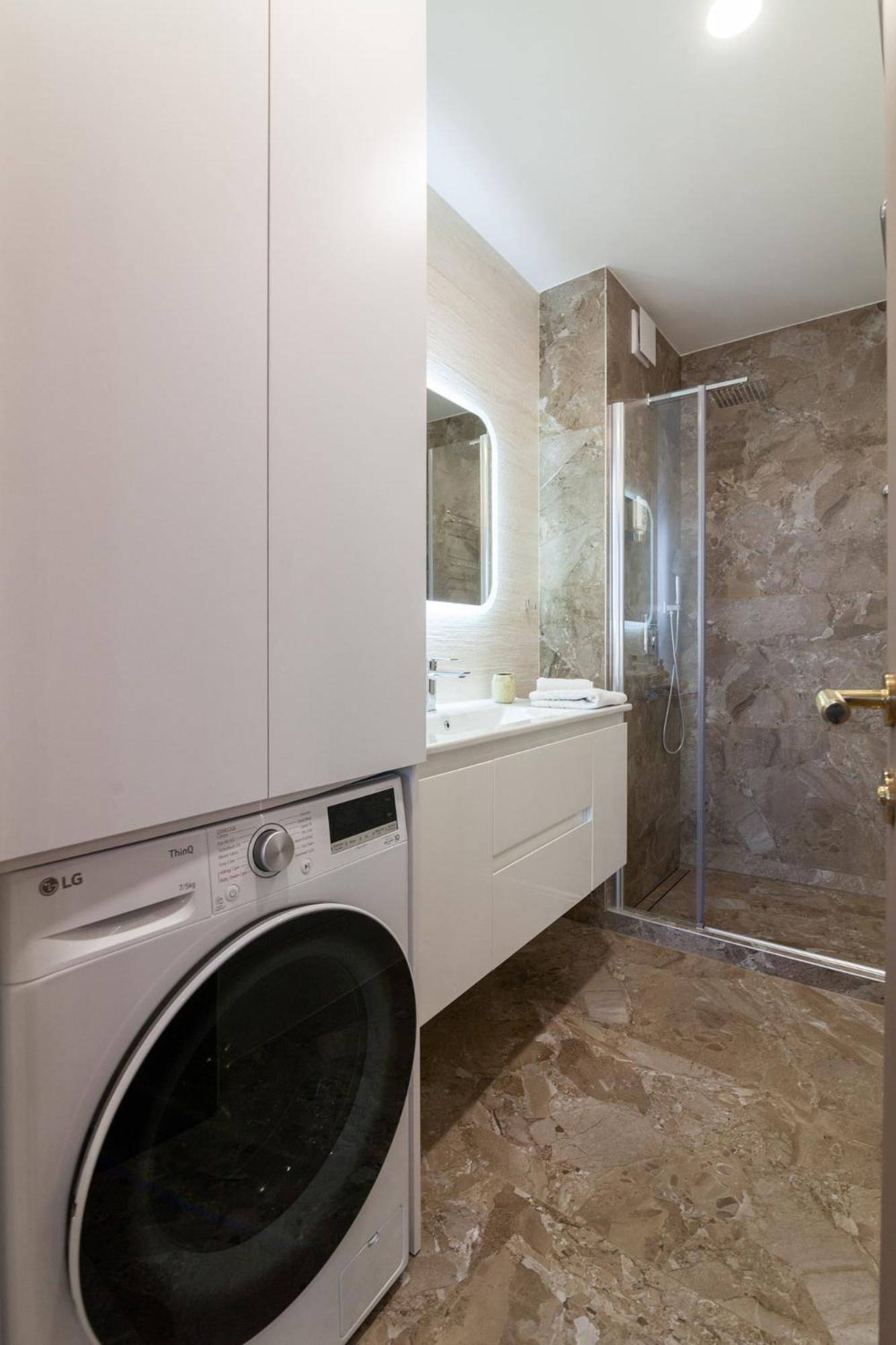 Royal Aparts Multi Lviv Exterior photo